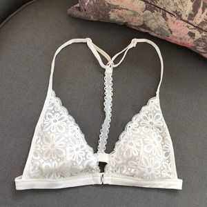 NWOT Victoria’s Secret white lace bralette